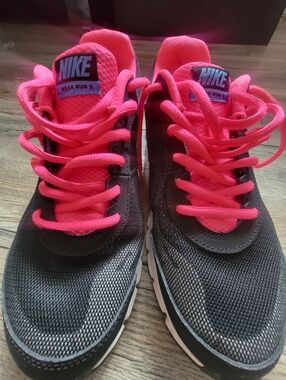 Nike Women's Reax Run 9 Black & Hot Pink Running Shoes Size 8.5